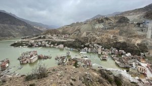 Büyük bölümü su altında kalan Yusufeli'nin eski ilçe merkezine giriş yasaklandı