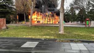 Çocuk parkında yangın