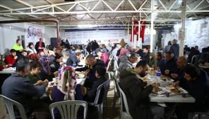 Deprem bölgesindeki illerde ilk sahur yapıldı