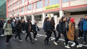 Depremden etkilenen Gaziantep'te eğitim öğretim yeniden başladı