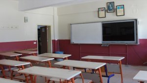 Depremin vurduğu Hatay'ın 7 ilçesindeki okullarda ders zili "buruk" çalacak