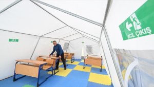 Depremzede öğrenciler sınavlara "çadır kampüsü"nde hazırlanacak