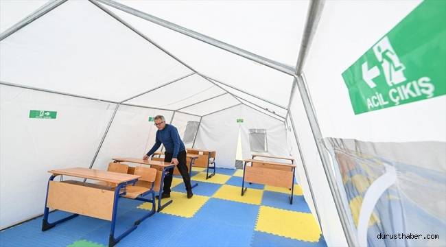 Depremzede öğrenciler sınavlara "çadır kampüsü"nde hazırlanacak
