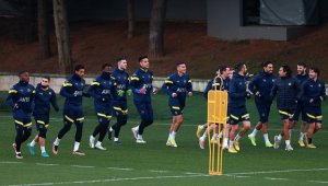 Fenerbahçe 4 ay sonra Avrupa'da Sevilla karşısında çıkıyor