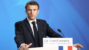 Fransa'da emeklilik reformu karşıtı gösteriler sürerken Macron sendikalara el uzattı