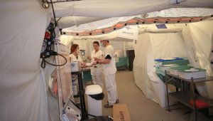 Fransız sağlık ekibi Adıyaman'da depremzedelere hizmet veriyor