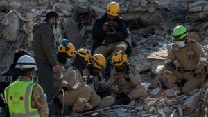 Gönüllü tercümanlar deprem bölgelerinde yardım çalışmalarının sesi oldu