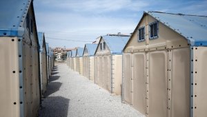 Hatay Hassa'da depremzedeler, kendi elektriğini üreten ısı yalıtımlı çadırlarda kalıyor 