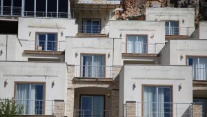 Hatay'da depremde hasar almayan otel afetzedelere de ev sahipliği yaptı