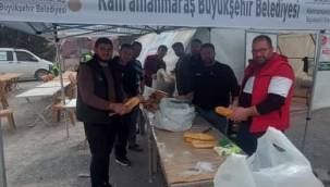 ‘Hayra Gönüllüler’ grubundan depremzedeler için yemek desteği
