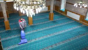 İncesu ilçesinde camiler gül suyu ile temizlendi