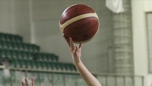 Kadınlar basketbolda derbi heyecanı