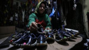 Kahramanmaraşlı çarık ustaları yeniden tezgah başında 