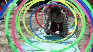  Kahramanmaraş'ta çadır kentte düzenlenen etkinliklerde çocuklar eğlenceli anlar yaşıyor