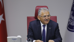 Kayseri Büyükşehir Belediye Başkanı Büyükkılıç'tan Berat Kandili mesajı