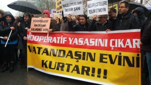 Kayseri'de konut kooperatifi mağduru olduklarını iddia eden vatandaşlar eylem yaptı