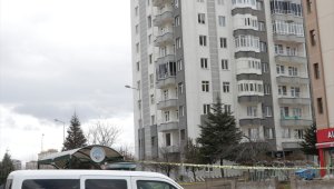 Kocasinan İlçesinde depremlerde ağır hasar gören bina boşaltıldı