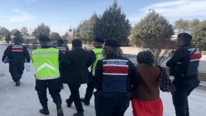 Konya'da bir kısmı toprağa gömülü bulunan cesedin failleri yakalandı