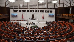 Meclis kamuya olan borçların yapılandırılmasını da içeren kanun teklifini yasalaştırmak için mesai yapacak