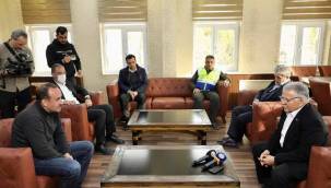 Memduh Büyükkılıç'tan depremlerle sarsılan İncesu'ya 'geçmiş olsun' ziyareti