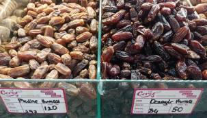 Ramazanın vazgeçilmezi hurma ve hoşaflık ürünler tezgâhlarda yerini aldı