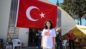 Rus kadın doğum uzmanı deprem bölgesinde görev yapıyor