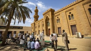 Sudan'ın simgelerinden Hartum Ulu Cami yeniden ibadete açıldı