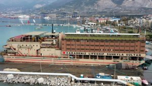 Süheyla Sultan gemisi İskenderun'da depremzedeleri ağırlamaya başladı