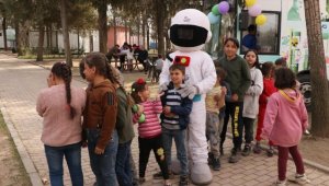 T3 Vakfı, oyun ve etkinliklerle depremin çocuklar üzerindeki izlerini silmeye çalışıyor 