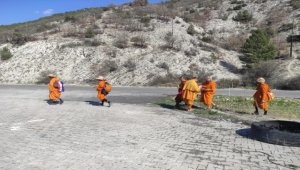 Tayland vatandaşı 9 keşiş, Dünya Barış Yürüyüşü yapıyor