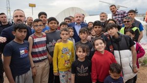 TBMM Başkanı Şentop, Hatay'da çadır kentte depremzedelerle iftar yaptı