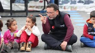 Vali Çiçek, Adıyaman’da çocuklara neşe oluyor