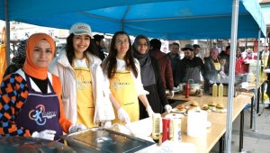 Yahyalı'da depremzedeler için kermes düzenlendi