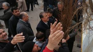 Yeșilhisarda Vatandaşlara 5600 Erik Fidanı Dağıtıldı
