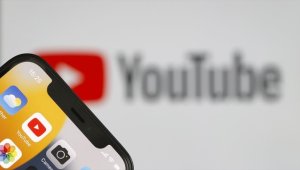 YouTube İngiltere'de çocukların verilerini topladığı ve işlediği gerekçesiyle şikayet edildi