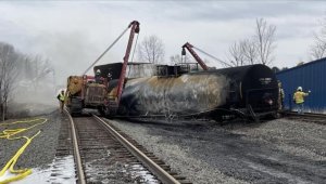 ABD'de tehlikeli madde taşıyan bir tren daha raydan çıktı