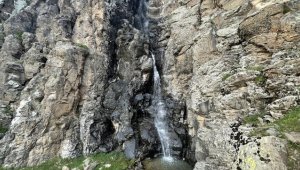 Ağrı'daki Bintosun Şelalesi keşfedilmeyi bekliyor