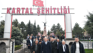 Bakan Akar, Özhaseki ve Büyükkılıç'tan Kartal Şehitliği'ne Ziyaret