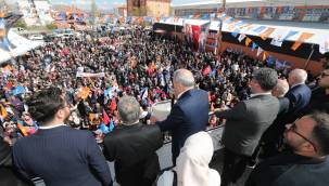 Bakan Akar ve Başkan Büyükkılıç’ın Tomarza ve Bünyan Ziyaretleri Mini Mitinge Dönüştü