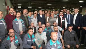 Bakan Akar ve Başkan Büyükkılıç, sahuru mobilya işçileriyle yaptılar