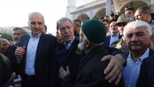 Bakan Akar ve TSK komuta kademesi, bayram namazını Hatay'da depremzedelerle kıldı