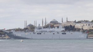 Bakan Akar'ın "avara" komutuyla TCG Anadolu, boğaz geçişi için limandan ayrıldı