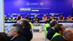 Bakan Karaismailoğlu, Ankara-Sivas Hızlı Tren Hattı çalışanlarıyla iftar yaptı