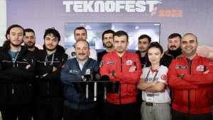 Bakan Varank ve Selçuk Bayraktar, "Hyperloop Geliştirme Yarışması"na katıldı