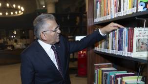 Başkan Büyükkılıç 4 yılda Kayseri’ye 44 kitap armağan etti