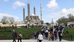 Bayram tatilinde Edirne'ye gelenler, kültürel alanlarda yoğunluk oluşturdu