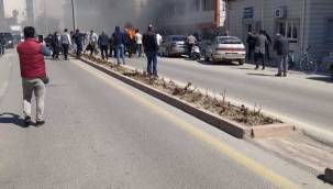 Belediye önünde kendini yakan kişi yaşamını yitirdi