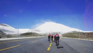 Çin Bisiklet Milli Takımı yüksek irtifa kampı için Erciyes'i tercih etti 