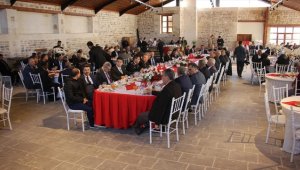 Depremden etkilenen Kilis'te bayramlaşma töreni yapıldı