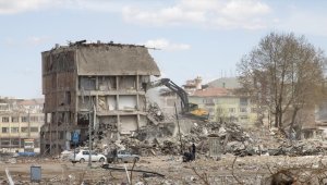 Depremlerin yıktığı Malatya'da her gün 150 binanın enkazı kaldırılıyor